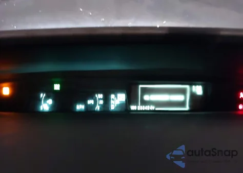 2010 Toyota Prius Iii z USA, uszkodzony, nr VIN JTDKN3DUXA0065514